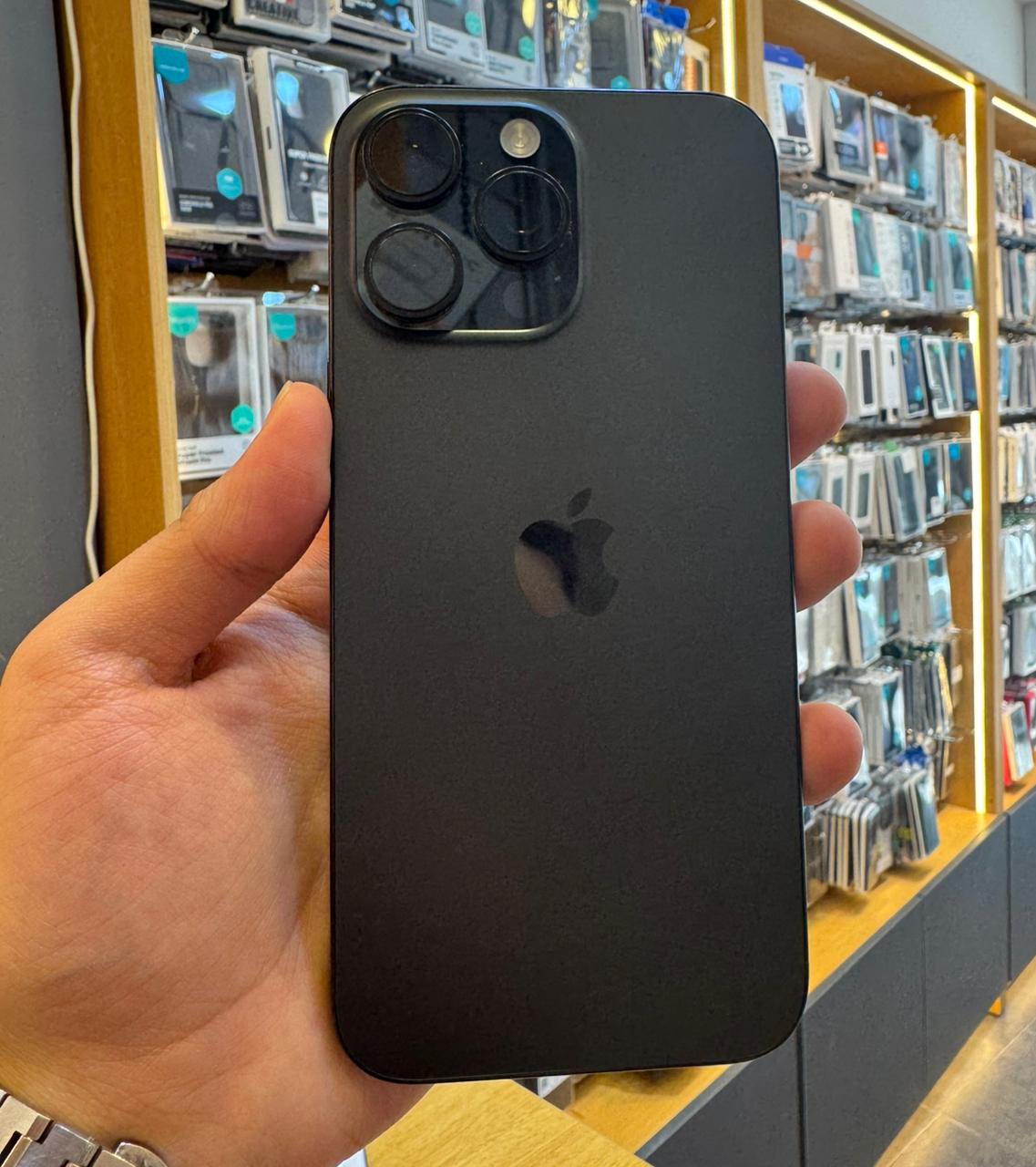 Iphone 16 Pro Max - Used - Black